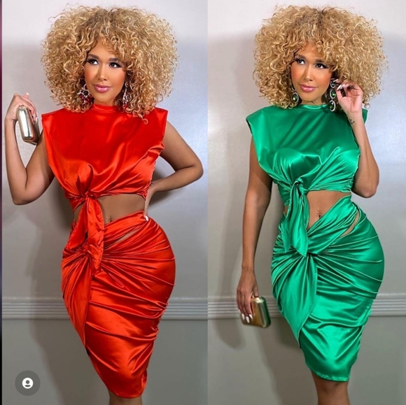 Two piece red skirt set - Picture 2 of 2